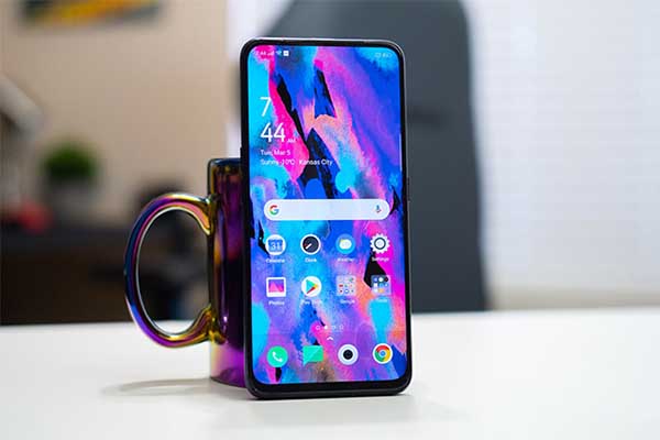 Oppo F11 Pro thuộc phân khúc tầm trung với trang bị màn hình hiện đại