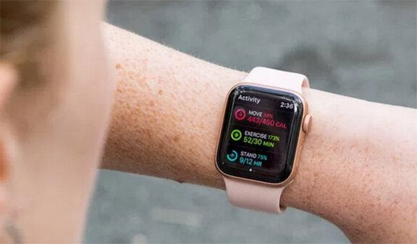 Đánh giá khả năng chống nước của Apple Watch 4 