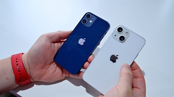 iPhone 13 và iPhone 12 được trang bị 2 camera sau