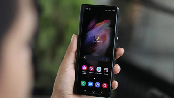 Galaxy Z Fold4 5G có thiết kế tổng thể gần giống mẫu Galaxy Z Fold3 5G