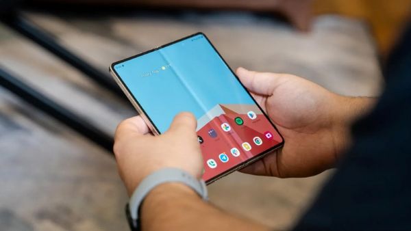 Màn hình chính của Z Fold 7 có kích thước 8 inch, sử dụng tấm nền Dynamic AMOLED 2X